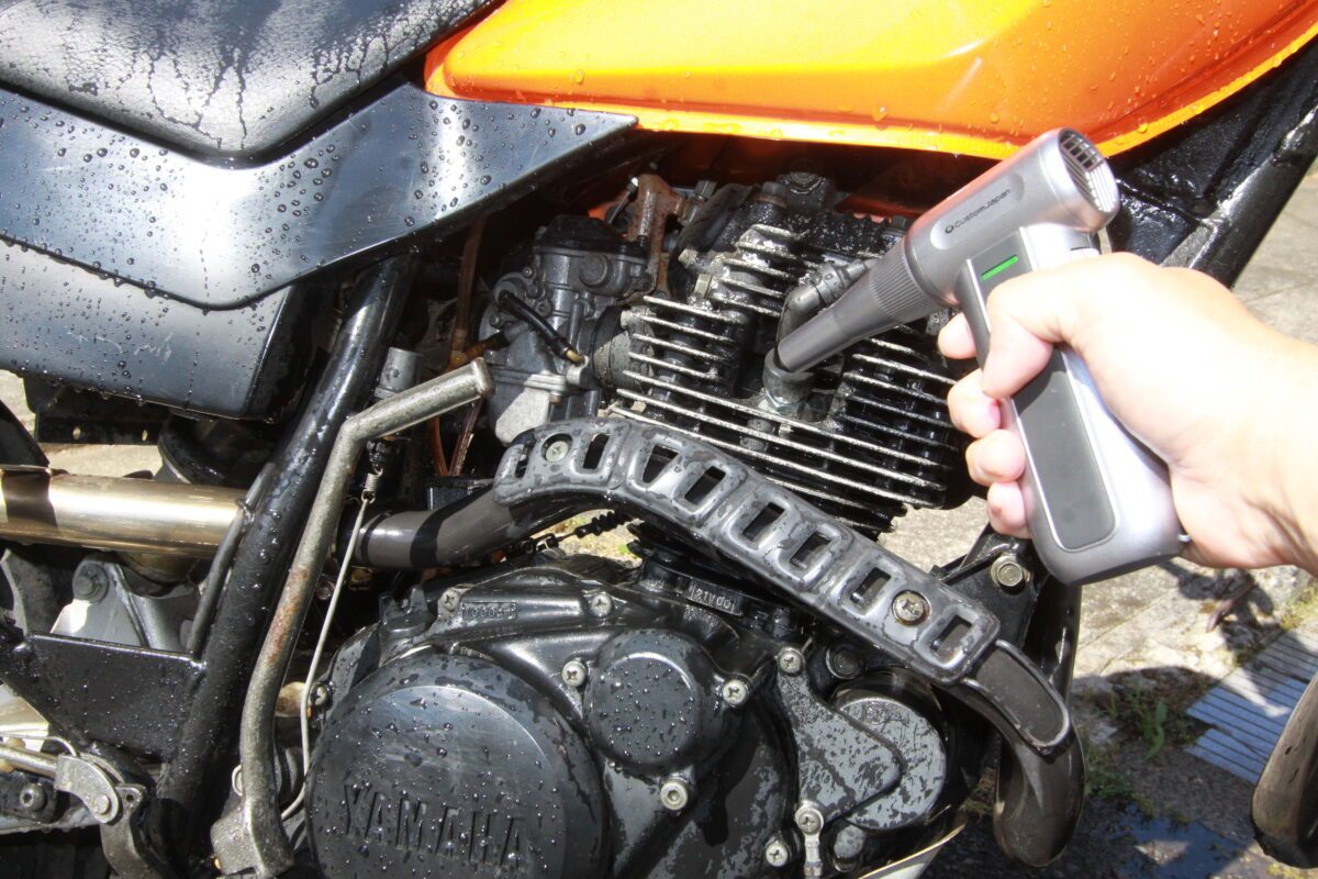 バイク洗車後の水滴飛ばし